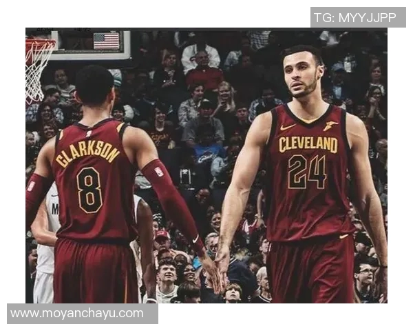 步行者与勇士激战正酣比分悬念不断引发球迷热议